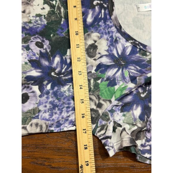 NEW LuLaRoe Womens Knit Tunic Top S Short Sleeve Purple Green Floral Scoop Neck - Picture 7 of 8
